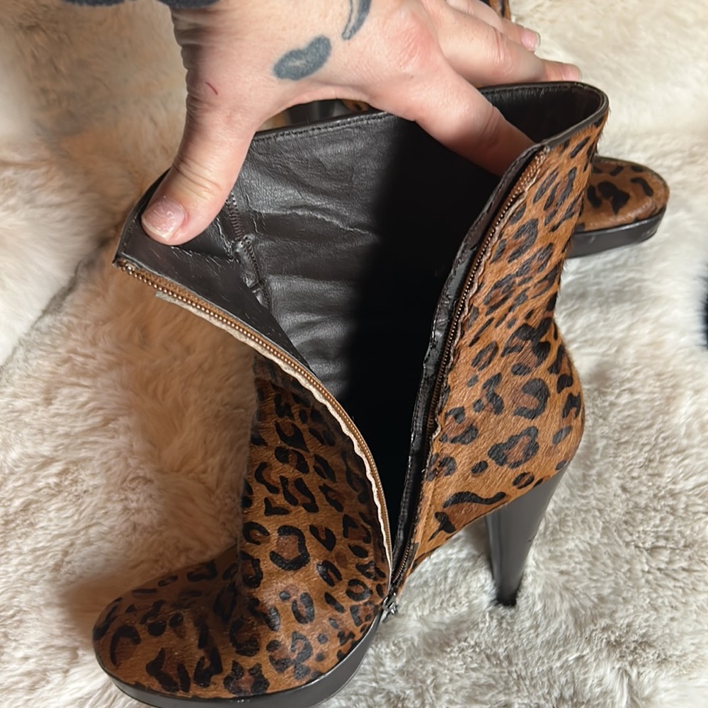Paolo Cheetah Hide Print Boot Size 10. - image 3